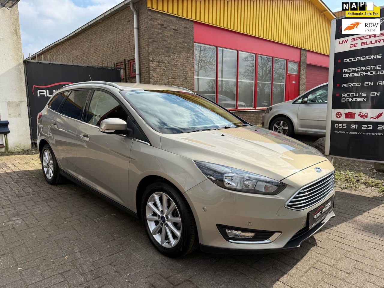 Ford Focus Wagon - 1.0 Titanium Cruise C.|Stoel verw.|Stuur verw.|LMV| VOL..! VOL..! - AutoWereld.nl