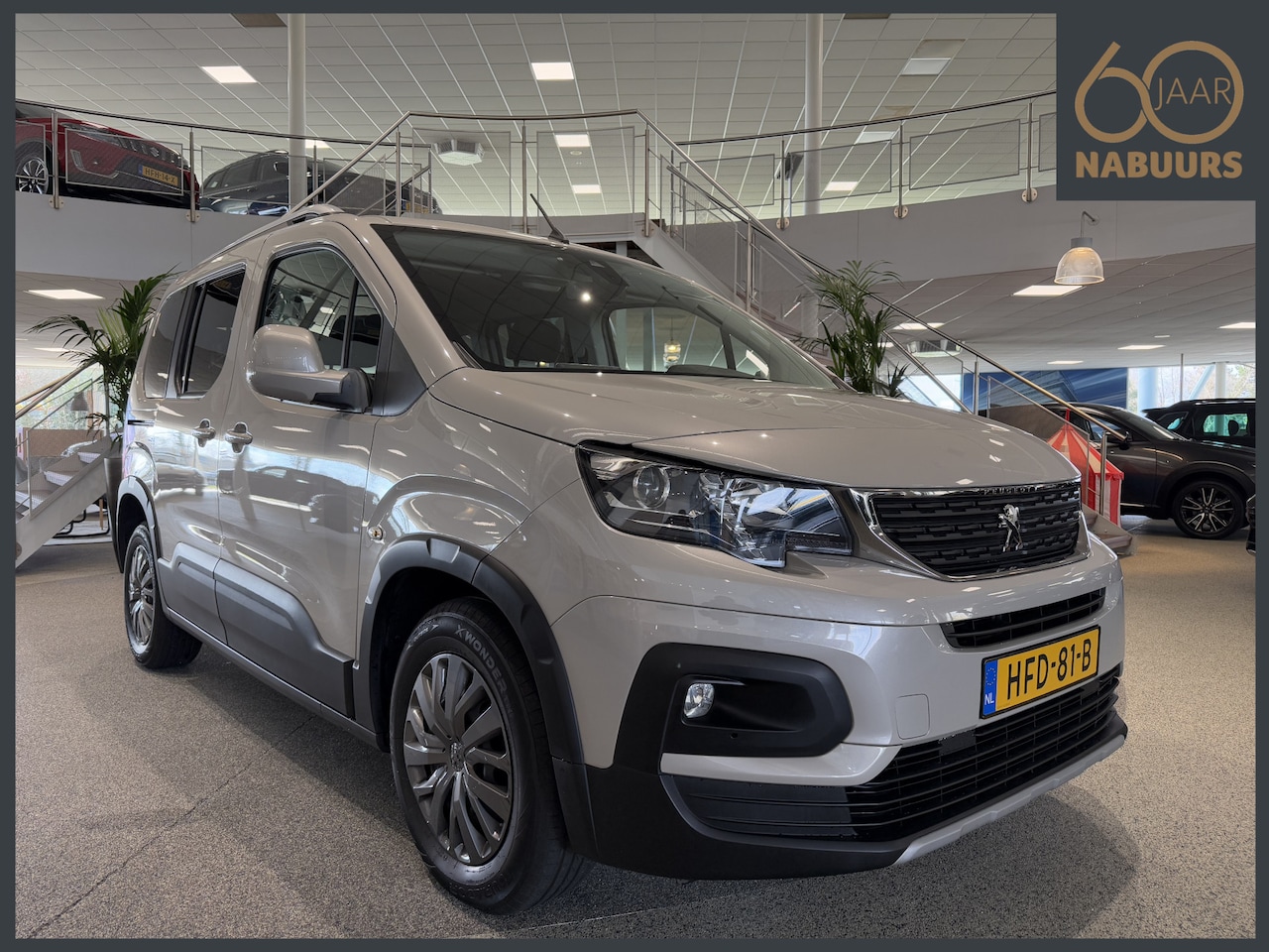 Peugeot Rifter - 1.2 110pk Allure, Cruise, Navi, Clima - AutoWereld.nl