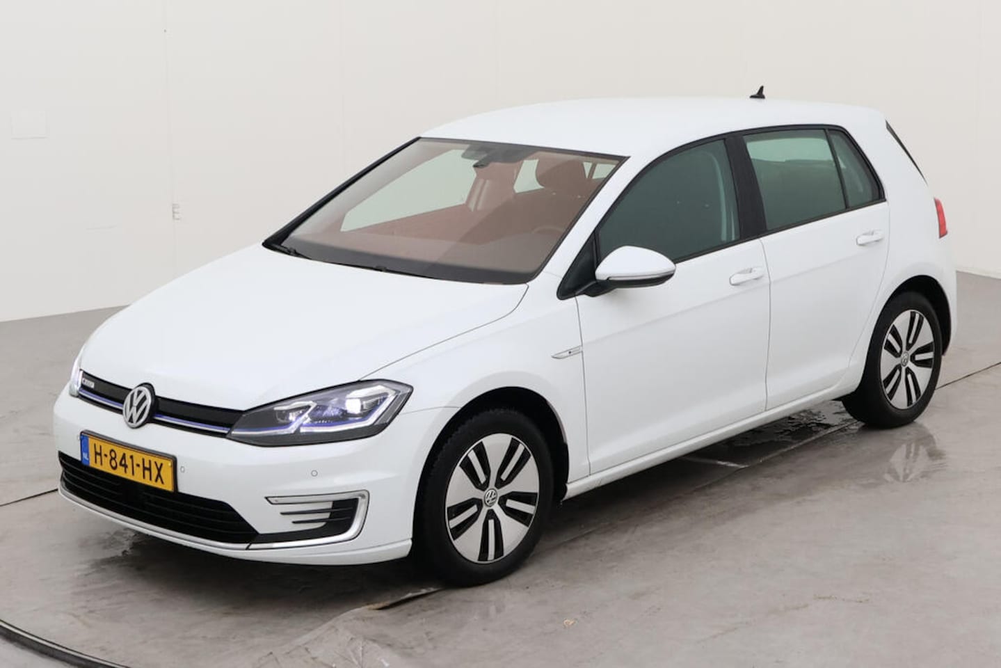 Volkswagen e-Golf - E-DITION / CAMERA / NAVI / LED/ PARKEERSENSOREN - AutoWereld.nl