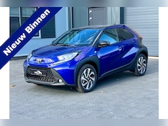 Toyota Aygo X - 1.0 VVT-i S-CVT Pulse AUTOMAAT CAMERA CARPLAY STOELVERWARMING NIEUWE AUTO