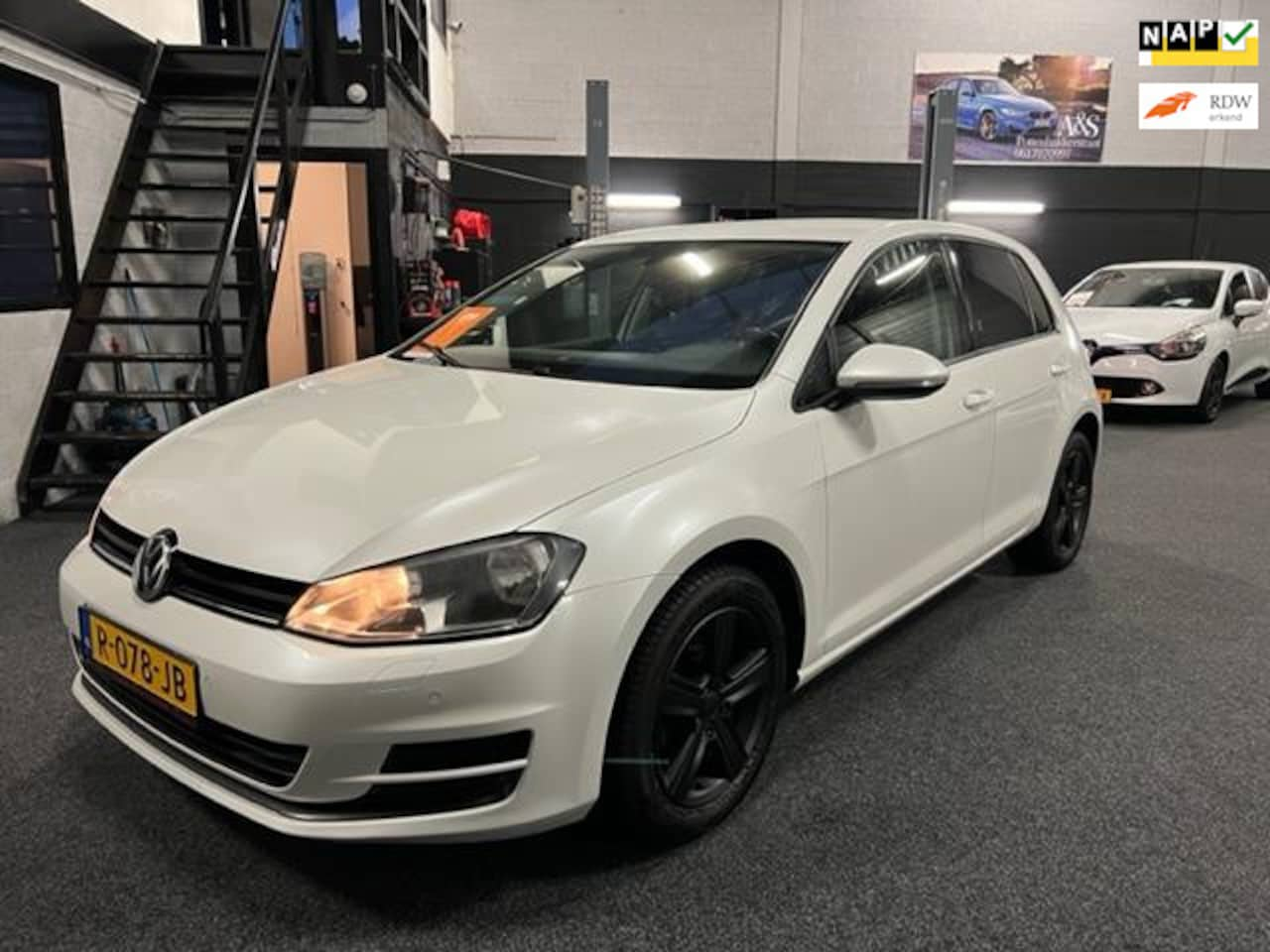 Volkswagen Golf - 1.2 TSI/Cruise/PDC - AutoWereld.nl