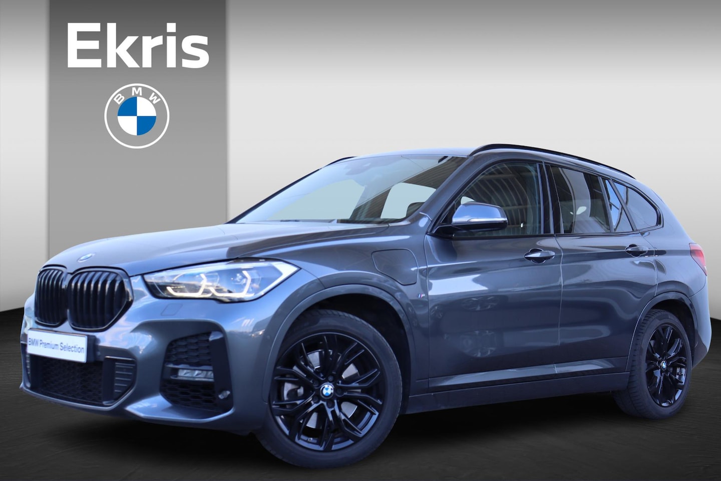 BMW X1 - xDrive25e eDrive Edition M-Sportpakket / 19" LMV / Panoramadak / Afneembare Trekhaak / Act - AutoWereld.nl