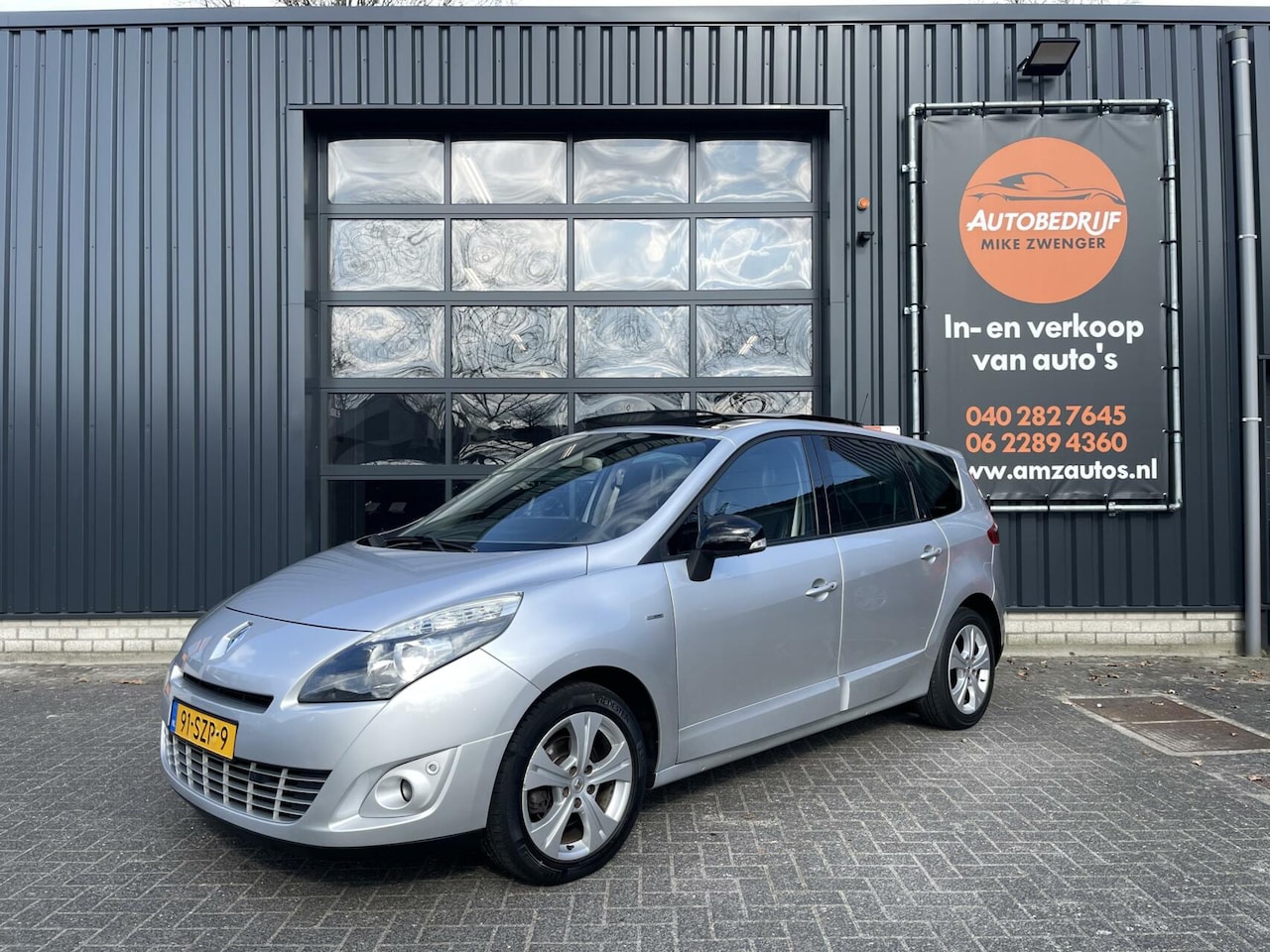 Renault Grand Scénic - 2.0 Bose AUTOMAAT|PANORAMADAK|CAMERA|TREKHAAK|NAVIGATIE|KEYLESS|HALF LEER - AutoWereld.nl