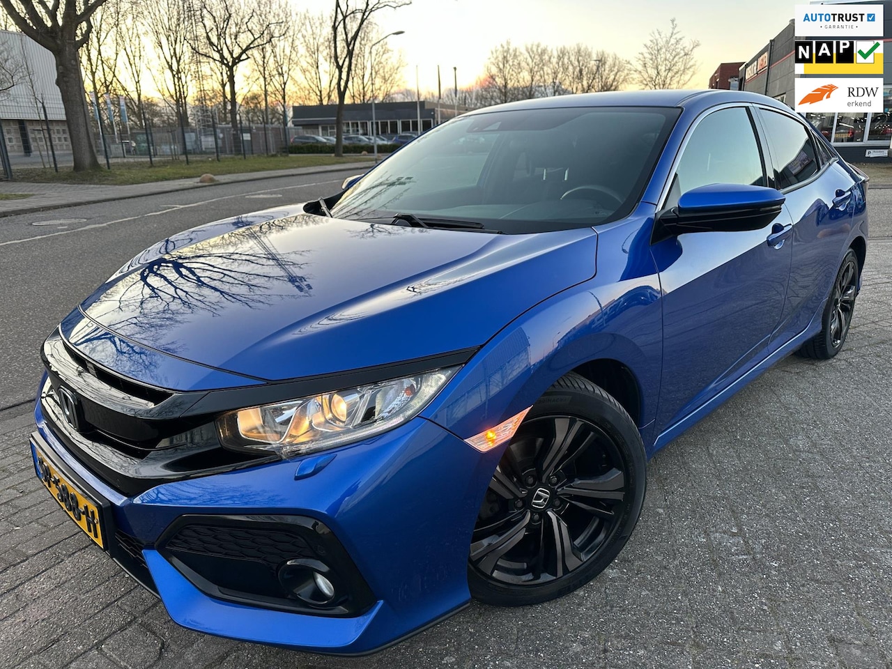 Honda Civic - 1.0 i-VTEC EXECUTIVE 2017 129PK NAP AUTOMAAT NAVI CAMERA - AutoWereld.nl