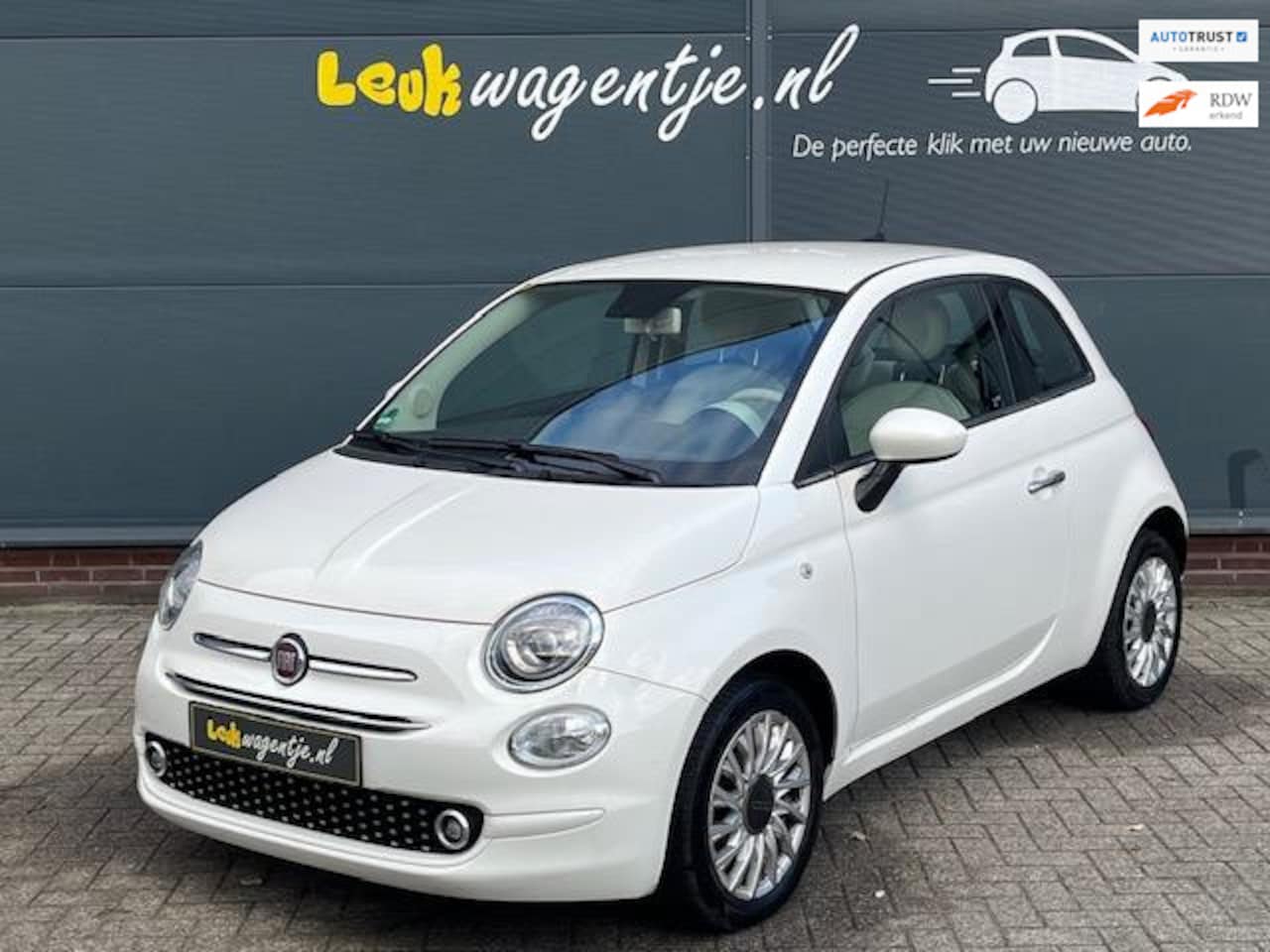 Fiat 500 - 1.2 Lounge *carplay *climate *navi *p-sensor *regensensor - AutoWereld.nl