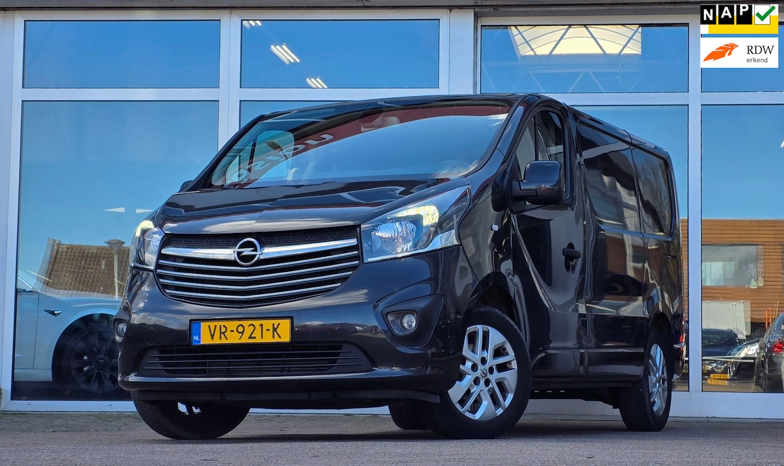 Opel Vivaro - 1.6 CDTI L1H1 Sport EcoFlex Airco Navi Cruisecontrol! - AutoWereld.nl