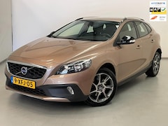 Volvo V40 Cross Country - 1.6 D2 Momentum / Trekhaak / Bluetooth