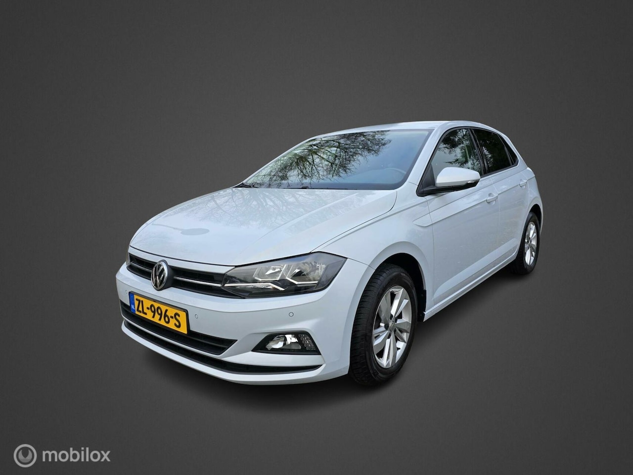 Volkswagen Polo - 1.0 TSI Beats. Pdc voor en achter. Parkeer assistent. Navi full map, Apple carplay/android - AutoWereld.nl