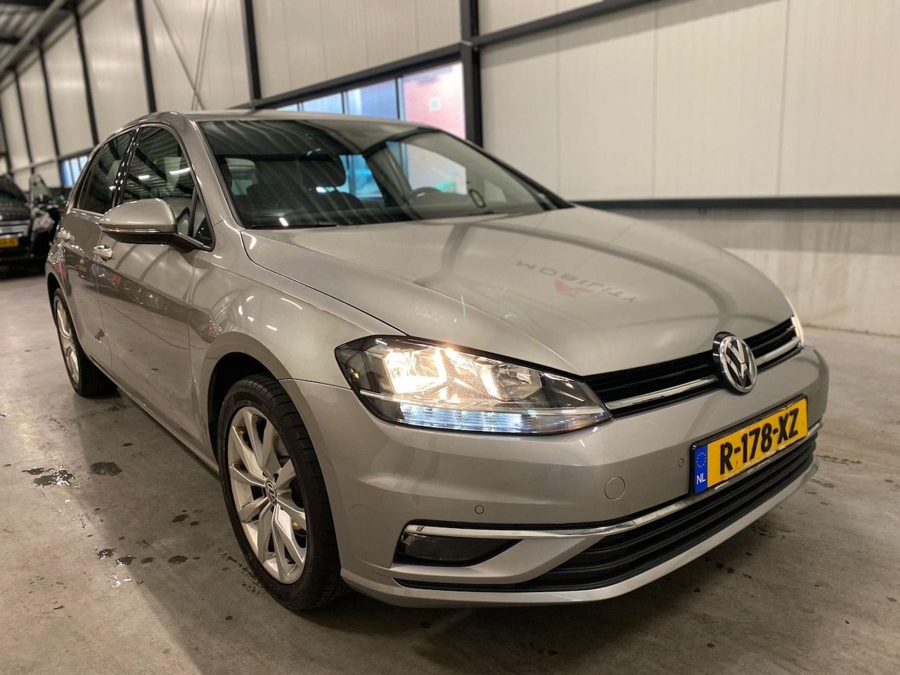 Volkswagen Golf - 1.0 TSI Comfortline Business 2017 Automaat Massagestoel - AutoWereld.nl