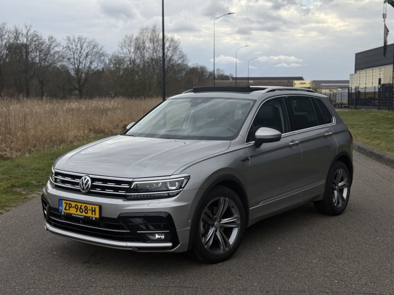 Volkswagen Tiguan - 1.4 TSI Highl. R-Line PANORAMDAK DSG - AutoWereld.nl