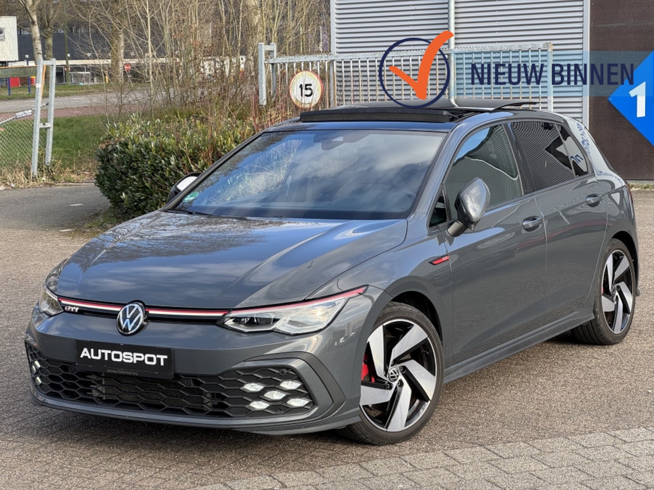 Volkswagen Golf - 2.0 TSI GTI Pano ACC IQ Light Camera - AutoWereld.nl