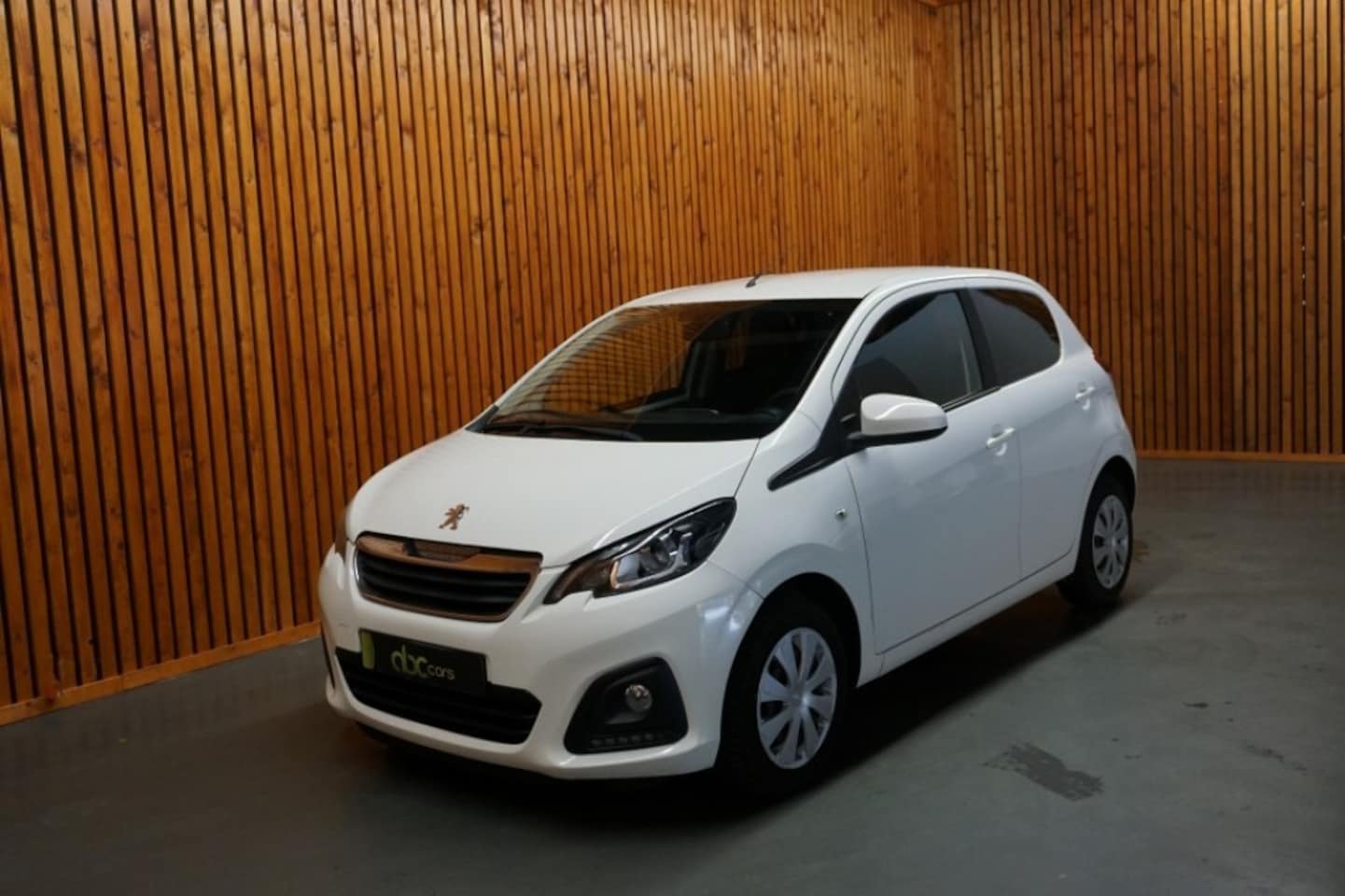 Peugeot 108 - 1.0 E-VTI 5 DRS/ AIRCO - AutoWereld.nl