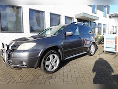 Mitsubishi Outlander - 2.4 SCOTT 4WD