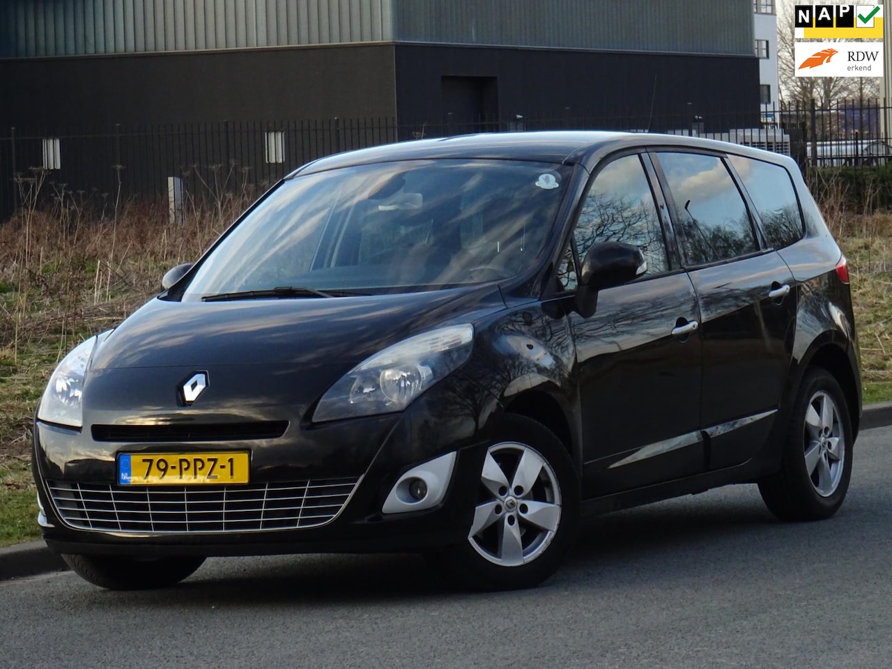 Renault Grand Scénic - 2.0 Dynamique AUTOMAAT NAP/LEER/NAV/APK - AutoWereld.nl