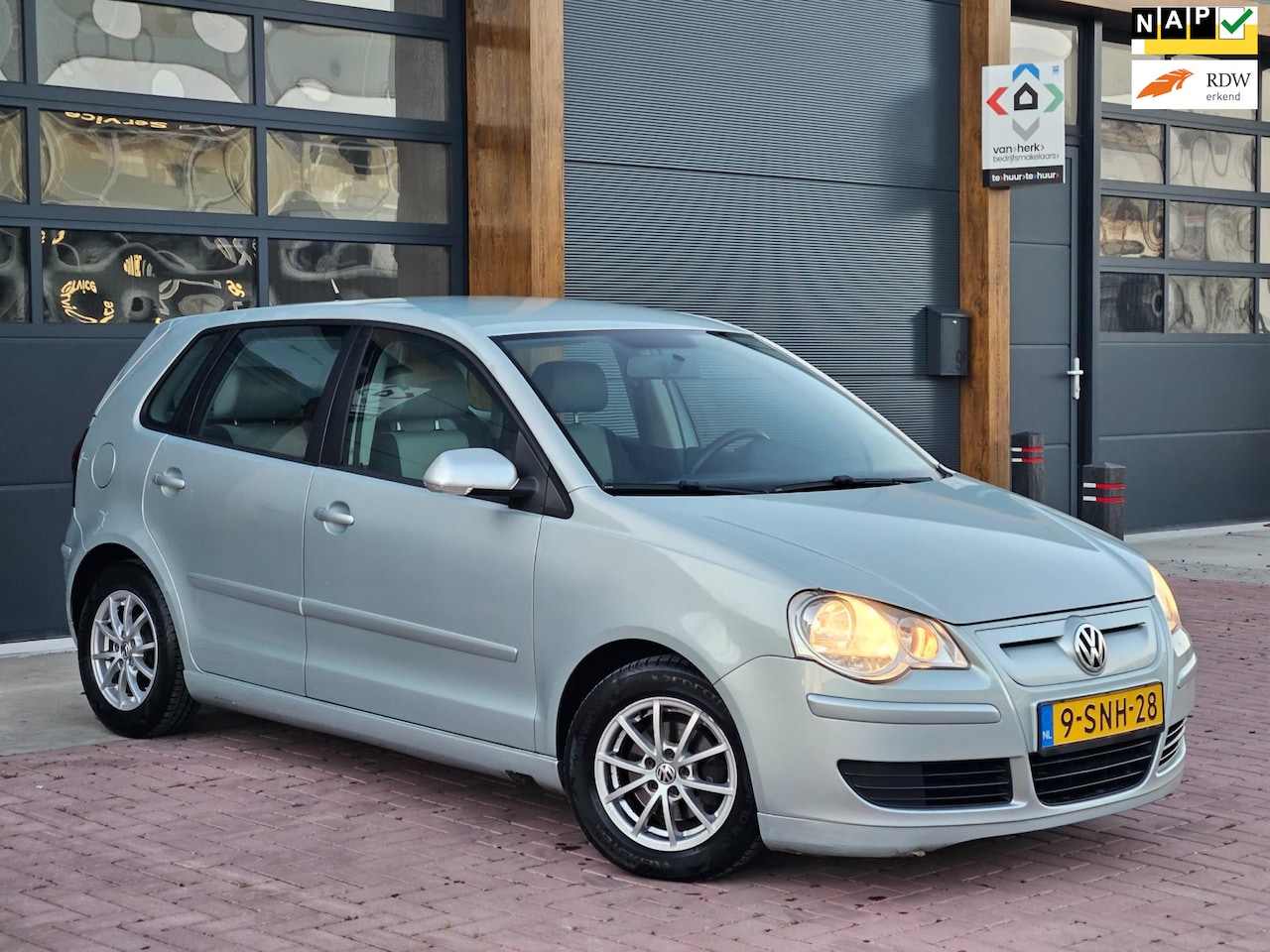 Volkswagen Polo - 1.4 TDI Trendline BlueMotion 1e Eignr |Airco |Lmv |Electr Ramen |Nap |Boekjes - AutoWereld.nl