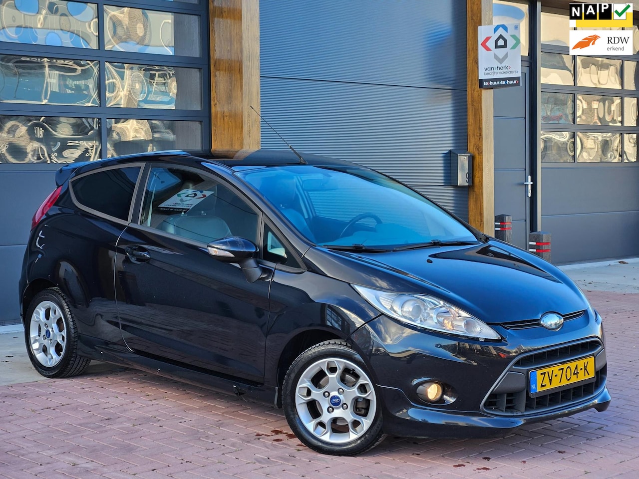 Ford Fiesta - 1.6 Ghia 1e Eignr |Leder |Stoelverw |Clima |Stuurbed |Nap |Boekjes - AutoWereld.nl