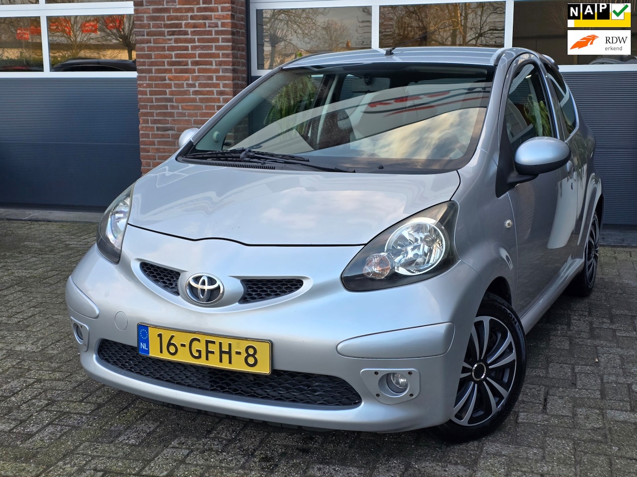 Toyota Aygo - 1.0-12V Sport Automaat |Lage Km Nap |Airco |107 |C1 - AutoWereld.nl