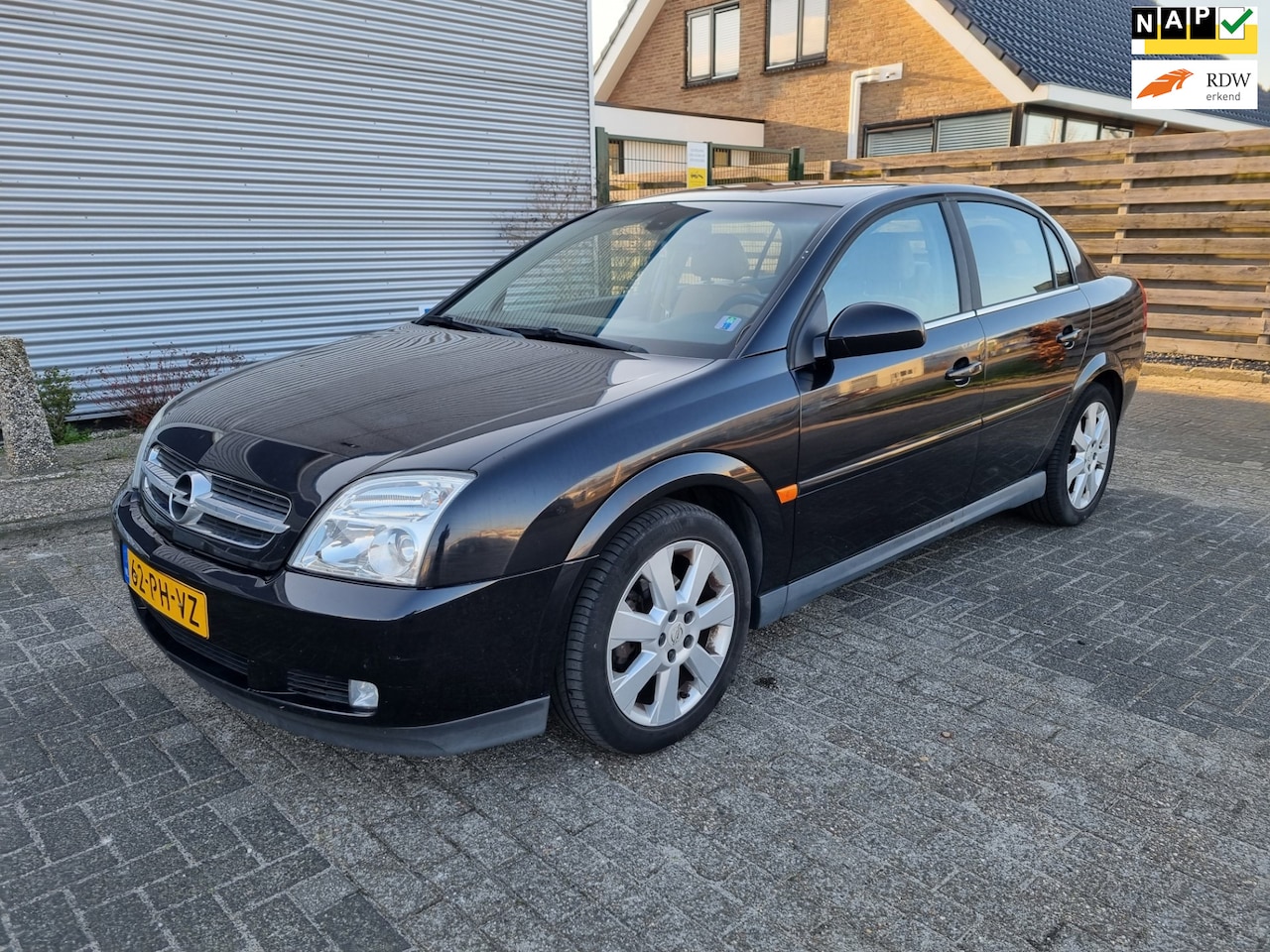 Opel Vectra - 2.2-16V Elegance Navigator NAV.+ Clima Bj:2004 NAP! - AutoWereld.nl