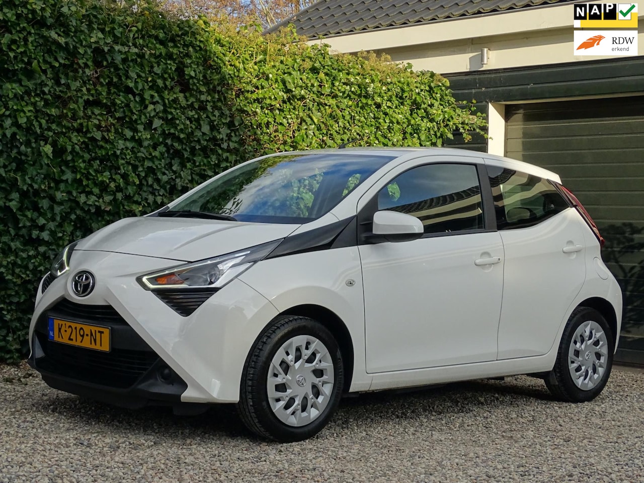 Toyota Aygo - 1.0 VVT-i x-play 1.0 VVT-i x-play - AutoWereld.nl