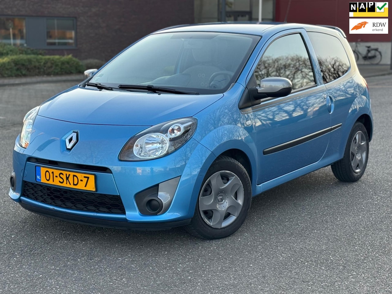 Renault Twingo - 1.2-16V Collection NEW DISTRIBUTIERIEM - AutoWereld.nl