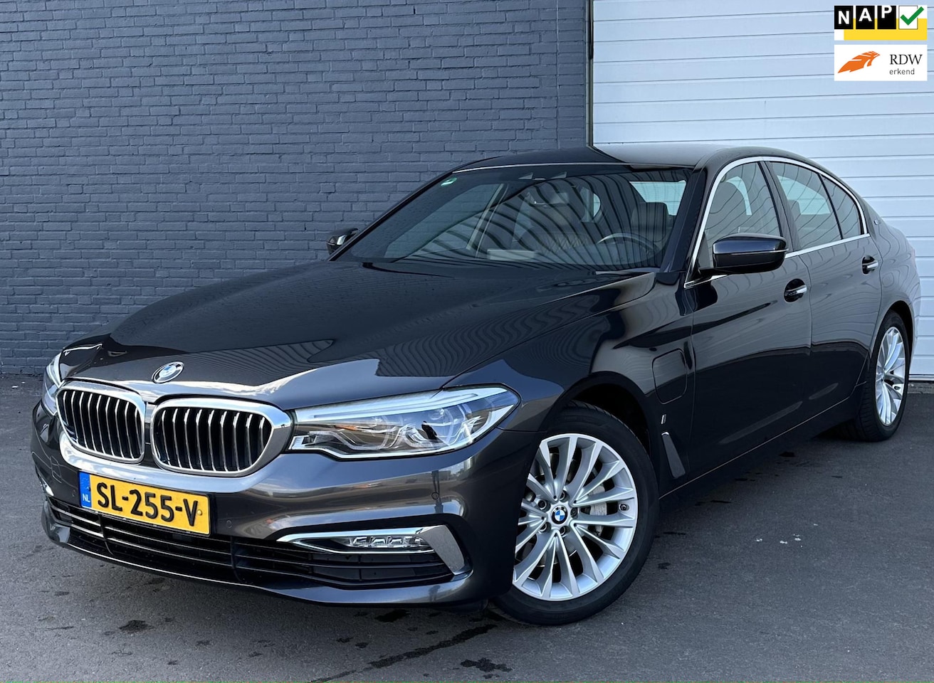 BMW 5-serie - 530e iPerformance High Executive DEALERO-H/LEDER/MEMORY - AutoWereld.nl