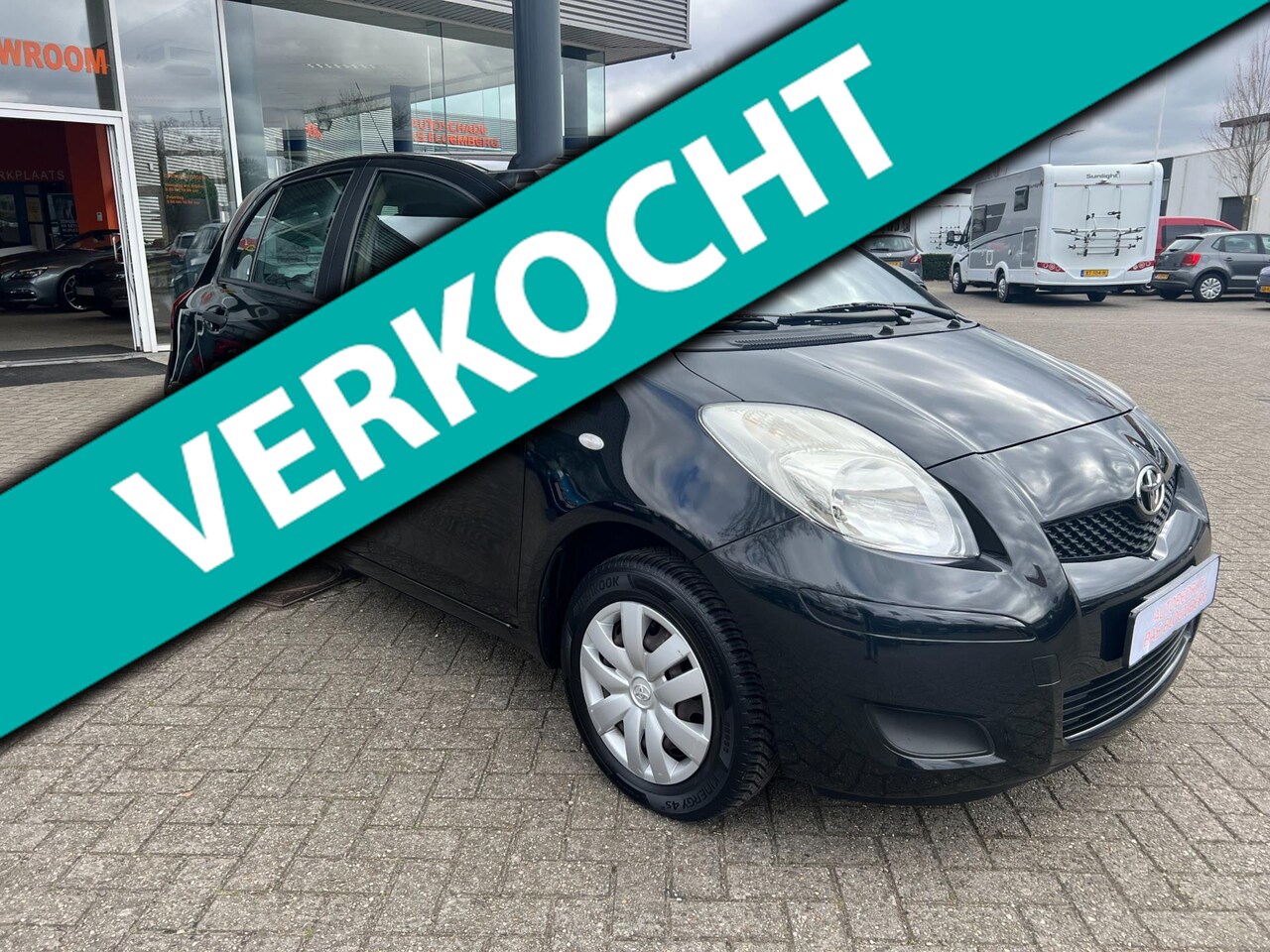 Toyota Yaris - 1.0 VVTi Acces 1.0 VVTi Acces, Airco, Trekhaak, Elektrische ramen, Radio/cd, 5-drs, etc - AutoWereld.nl