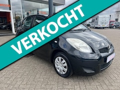 Toyota Yaris - 1.0 VVTi Acces, Airco, Trekhaak, Elektrische ramen, Radio/cd, 5-drs, etc