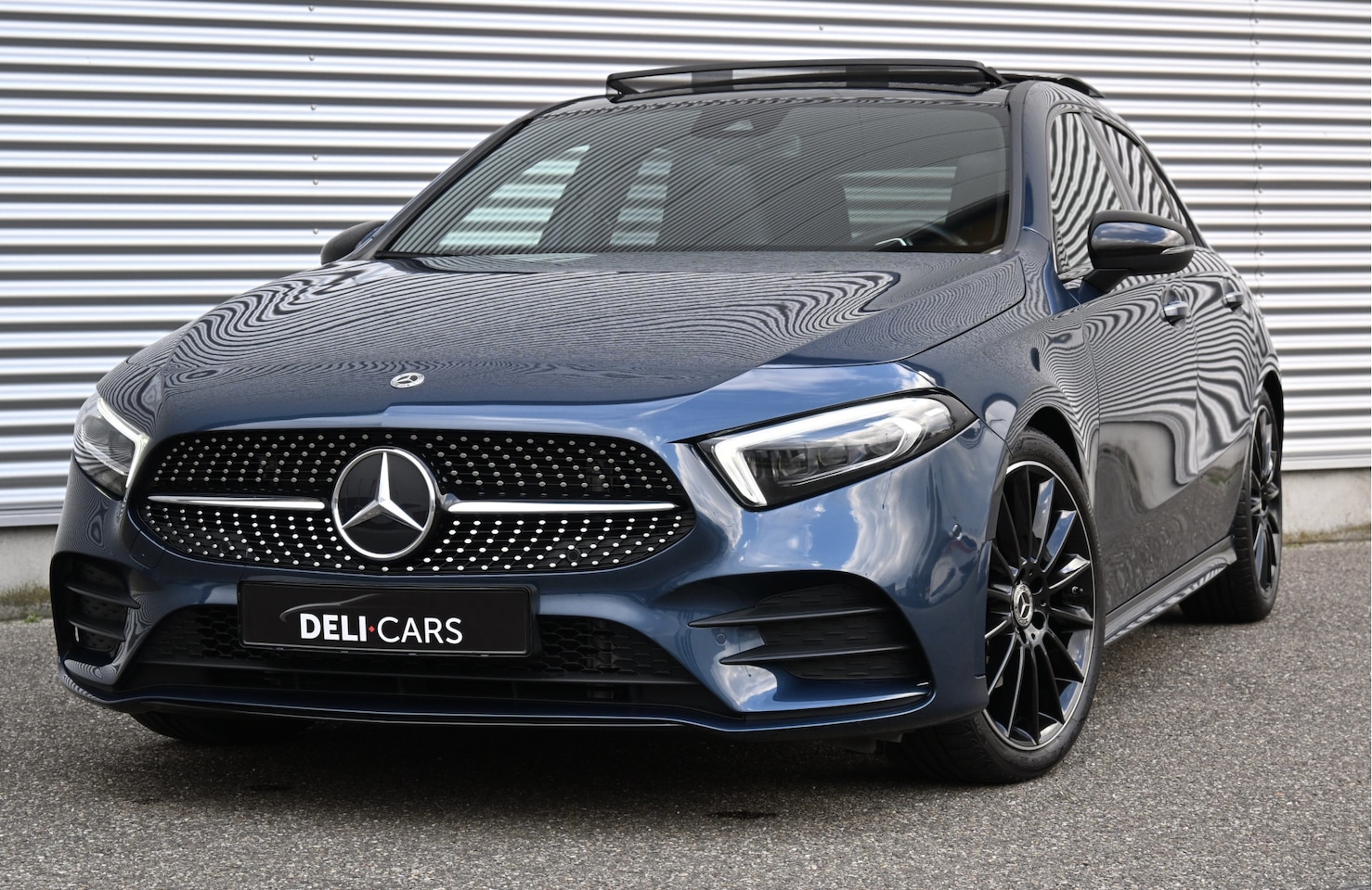 Mercedes-Benz A-klasse - 180 AMG Line Widescreen | Pano | Apple-Carplay | 19 inch | - AutoWereld.nl