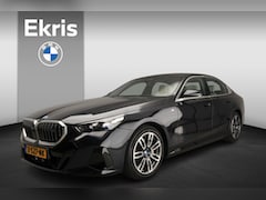 BMW i5 - eDrive40 | M-Sportpakket | LED | HUD | Schuifdak | Sportstoelen | Stoelverwarming | Chrome