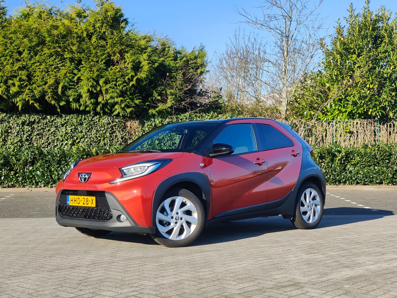 Toyota Aygo X - 1.0 VVT-i MT PULSE BI-TONE Stoelverwarming 6 jaar Garantie - AutoWereld.nl