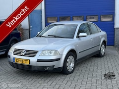 Volkswagen Passat - 2.0 Comfortline AUTOMAAT/TREKHAAK