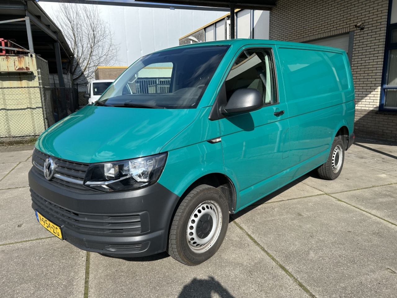 Volkswagen Transporter - 2.0 TDI L1H1 NAVI E6 ENKELE CABINE - AutoWereld.nl