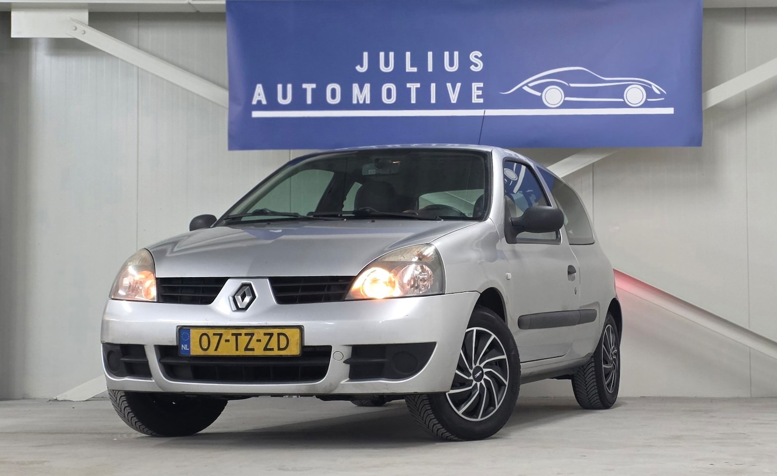 Renault Clio - 1.2 Campus Accès APK 03-2026 Goed Onderhouden Netjes! - AutoWereld.nl