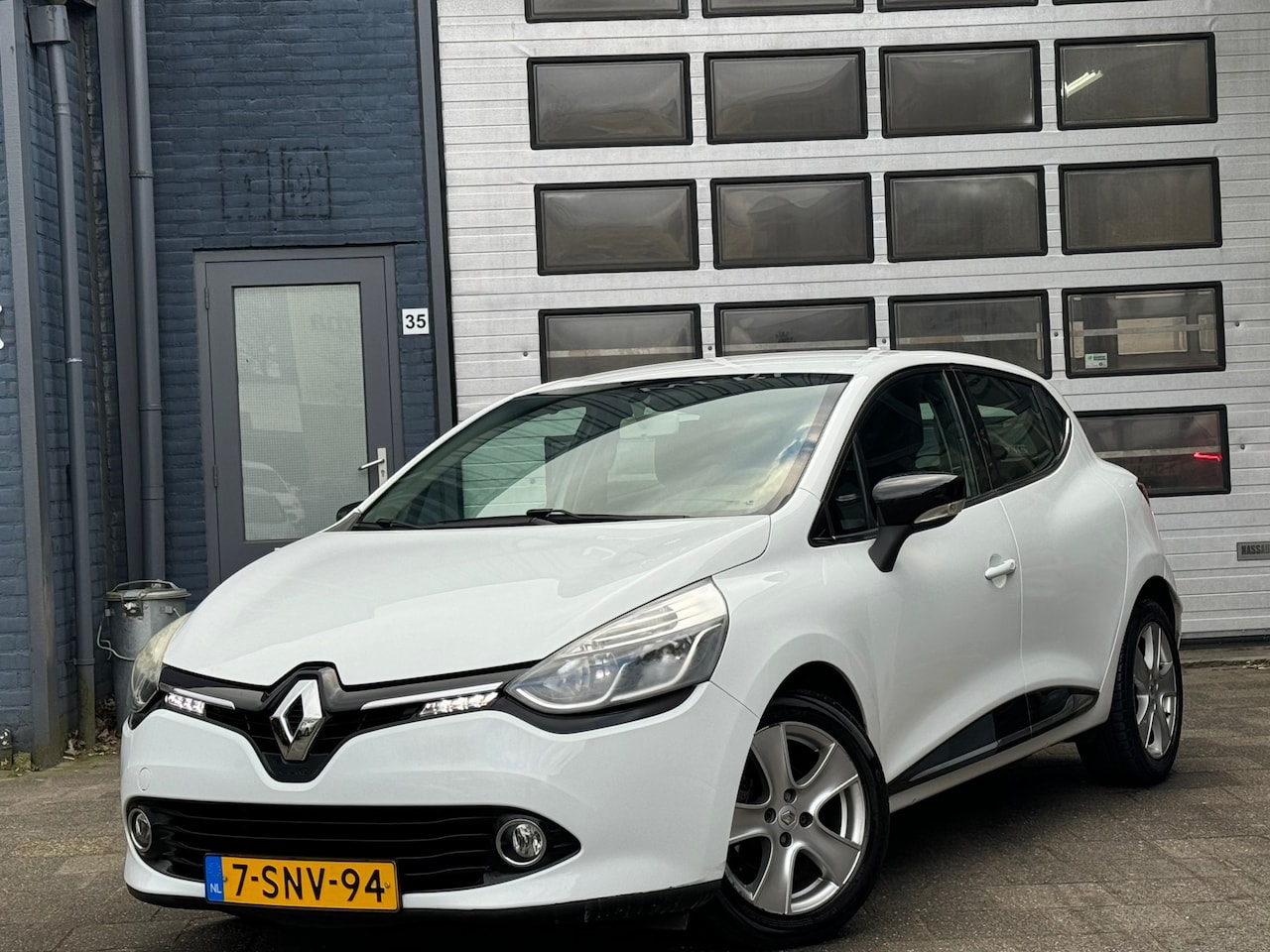 Renault Clio - 0.9 TCe Expression | Airco | Cruise | LMV | N.A.P - AutoWereld.nl