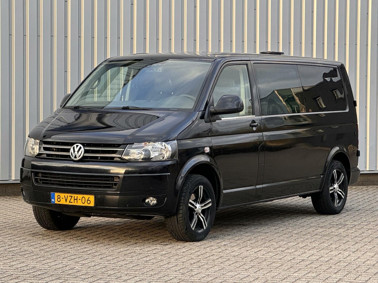 Volkswagen Transporter - 2.0 TDI L2H1 DC leer met werk - AutoWereld.nl