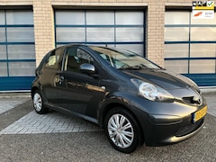 Toyota Aygo - 1.0-12V + 5drs - isofix - Aux aansluiting - NAP - Lage km-stand - 2e eigenaar