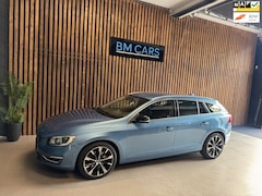 Volvo V60 - 2.0 D4 Summum Automaat, Xenon, Trekhaak, Navi