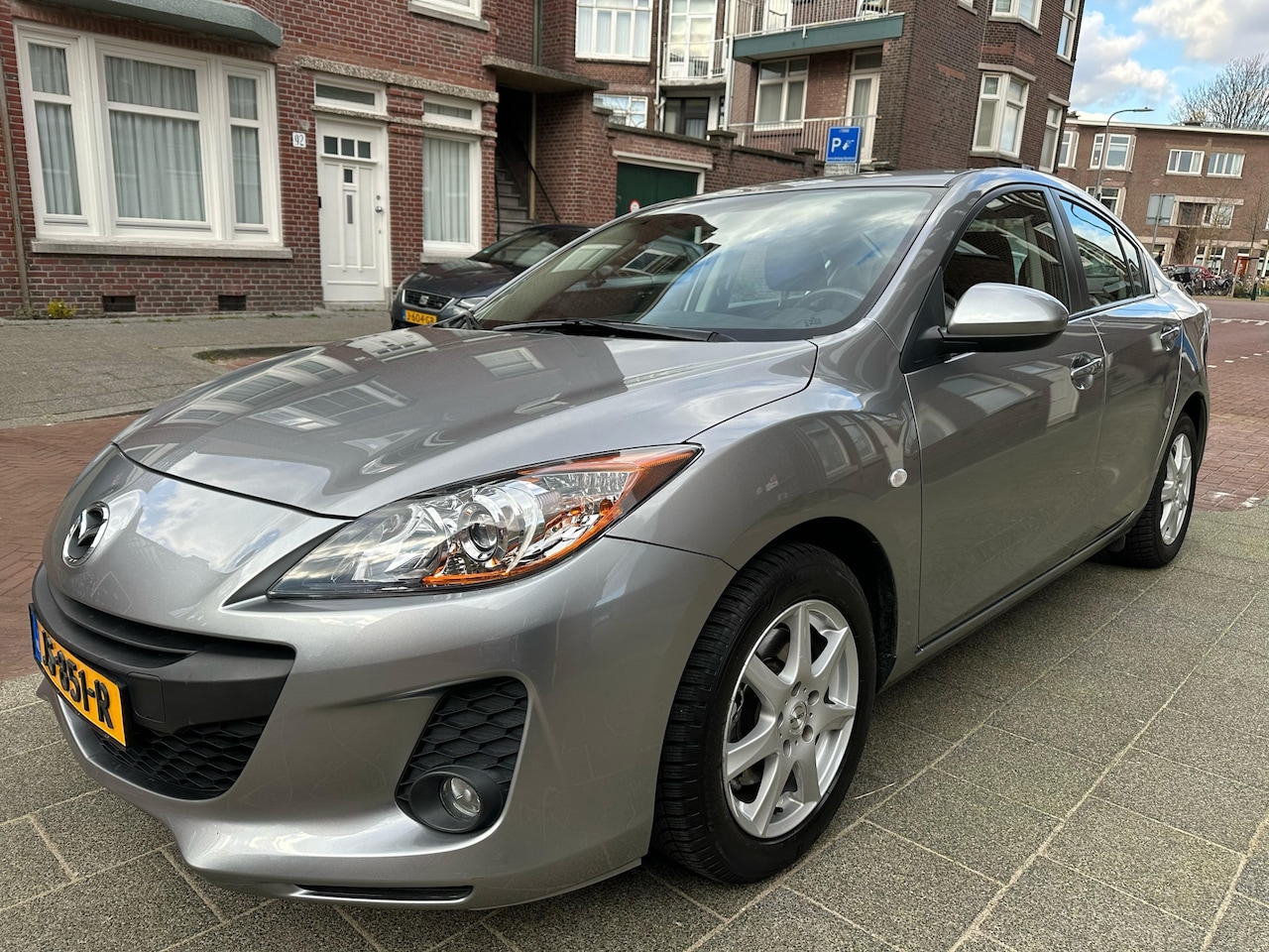 Mazda 3 - 2.0 TS Plus AUTOMAAT 1e Eig Dealer Onderhouden Winterbanden Set - AutoWereld.nl