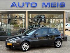 Alfa Romeo 147 - 1.6 TS Veloce Distinctive Leder Clima Cruise