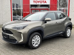 Toyota Yaris Cross - 1.5 HYBRID DYNAMIC NAVI HEAD-UP STOEL/STUURVERW. APPLE/ANDROID EL-ACHTERKLEP KEYLESS