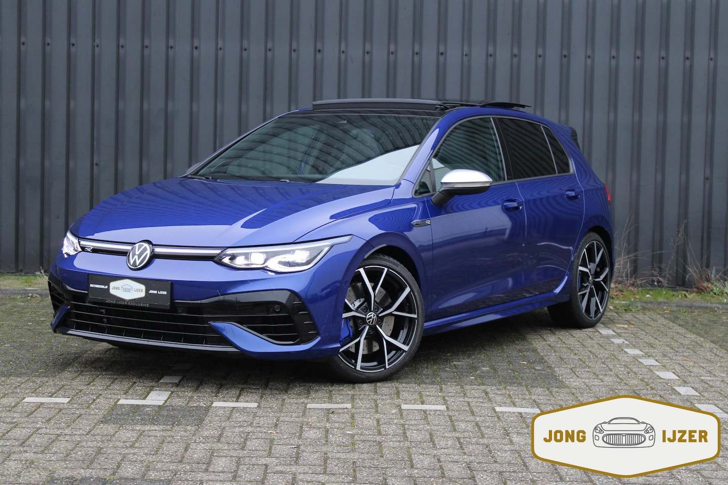 Volkswagen Golf - 8 2.0 TSI R 4M PERFORMANCE AKRA HARMAN HUD Volkswagen Golf 8 2.0 TSI R 4M PERFORMANCE AKRA - AutoWereld.nl