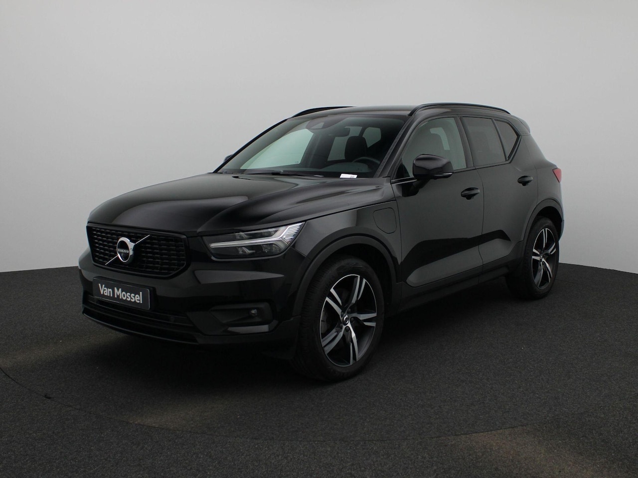 Volvo XC40 - 1.5 T4 Recharge R-Design Expression | Stoel/Stuurverwarming | Achteruitrijcamera | Harman - AutoWereld.nl