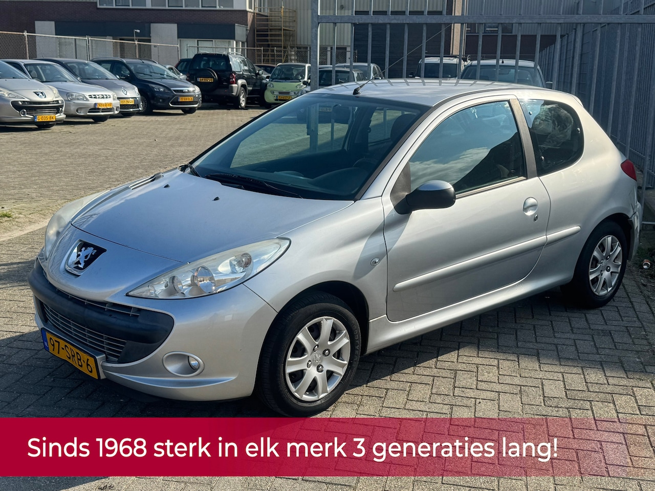 Peugeot 206 - 1.4 XS NL AUTO NAP! Airco l Cruise l Trekhaak l Elek pakket! Recent nieuwe d-riem! - AutoWereld.nl