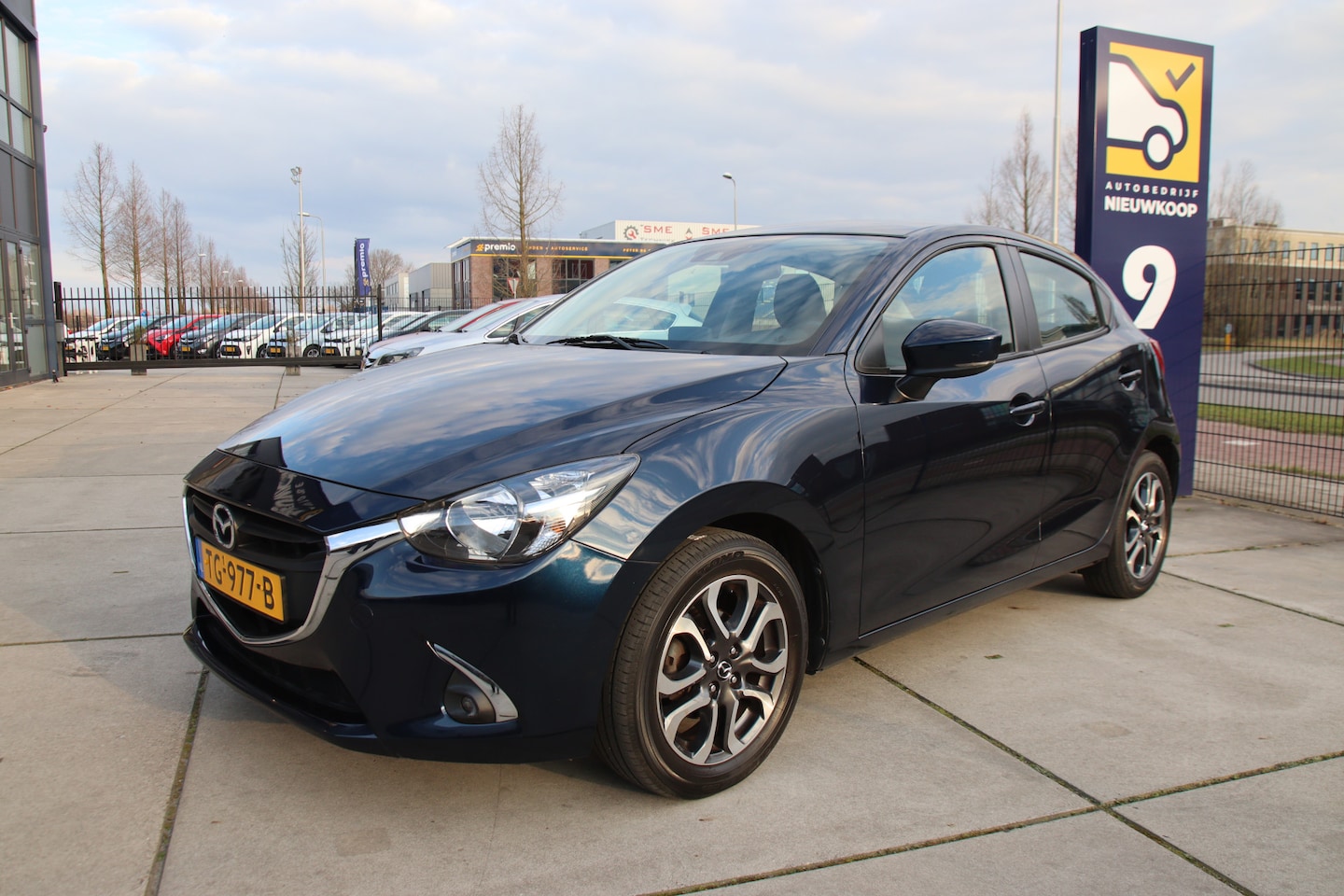 Mazda 2 - 1.5 Skyactiv-G Dynamic+ Navi, PDC, NL auto, LMV, NL auto Aanbieding! - AutoWereld.nl