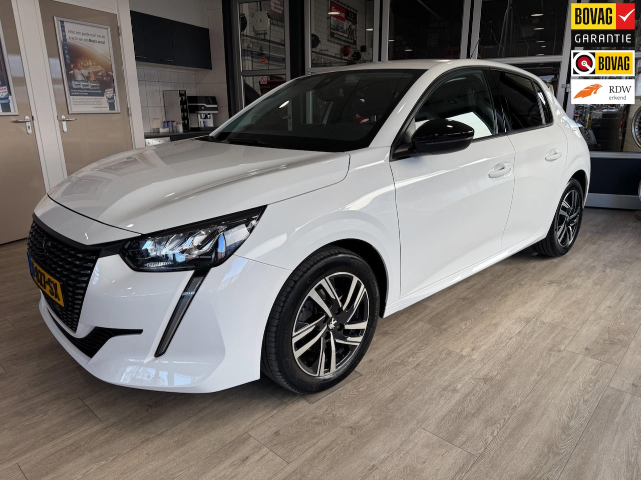 Peugeot 208 - 1.2 PureTech Allure Automaat - AutoWereld.nl