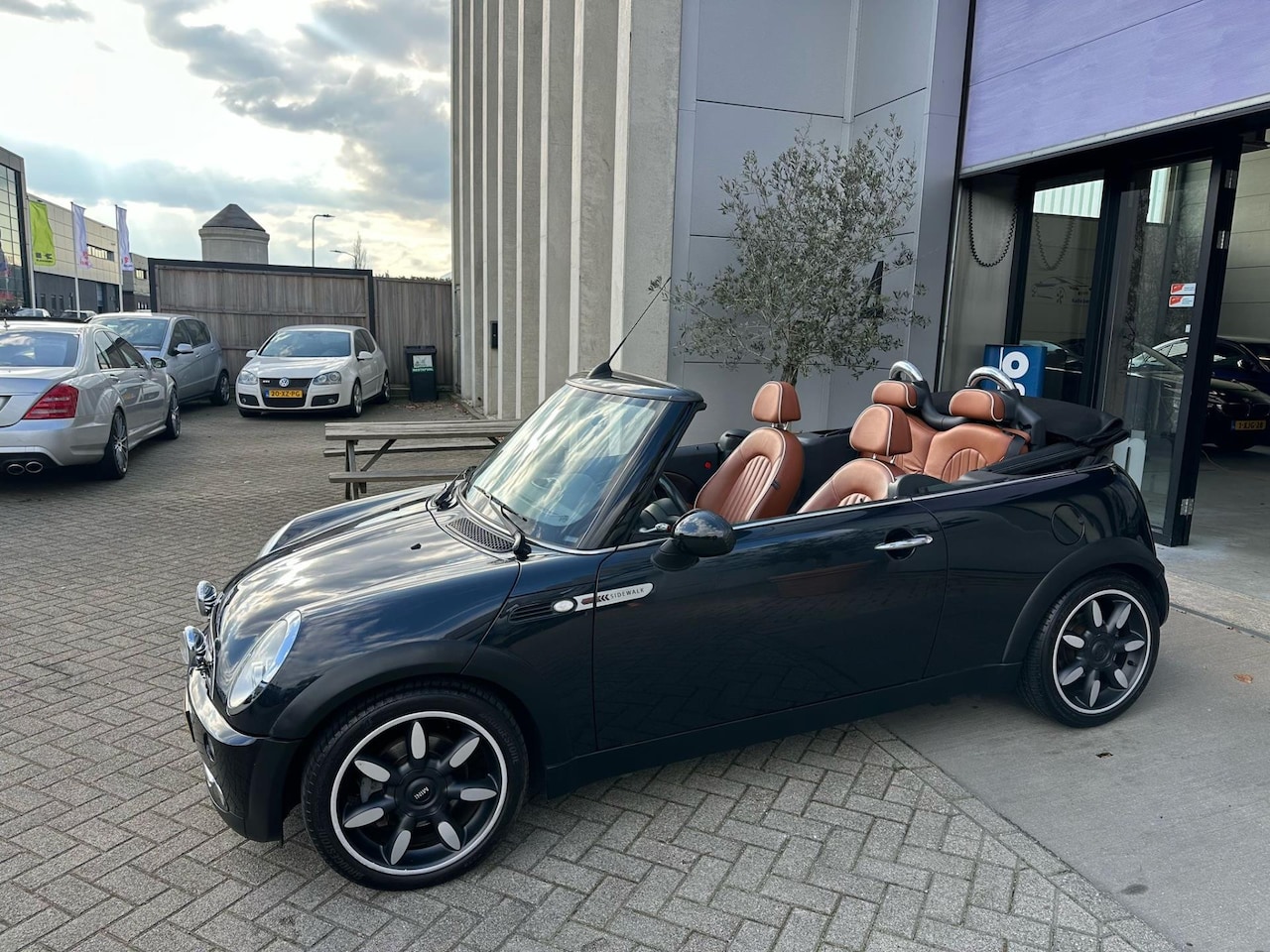 MINI Cabrio - Mini 1.6 Cooper Sidewalk! LEER! CRUISE! PDC! INRUIL MOGELIJK! - AutoWereld.nl