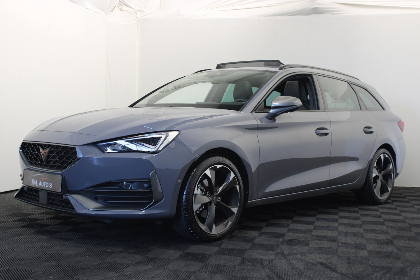 CUPRA Leon Sportstourer - 1.5 eTSI Business Edition Plus |Pano|Camera|Navi| - AutoWereld.nl