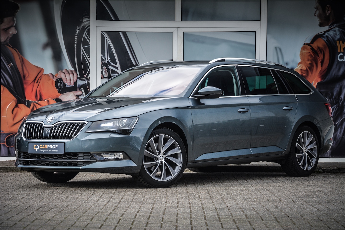 Skoda Superb Combi - 1.4 TSI 110kW/150pk DSG Style Business - AutoWereld.nl