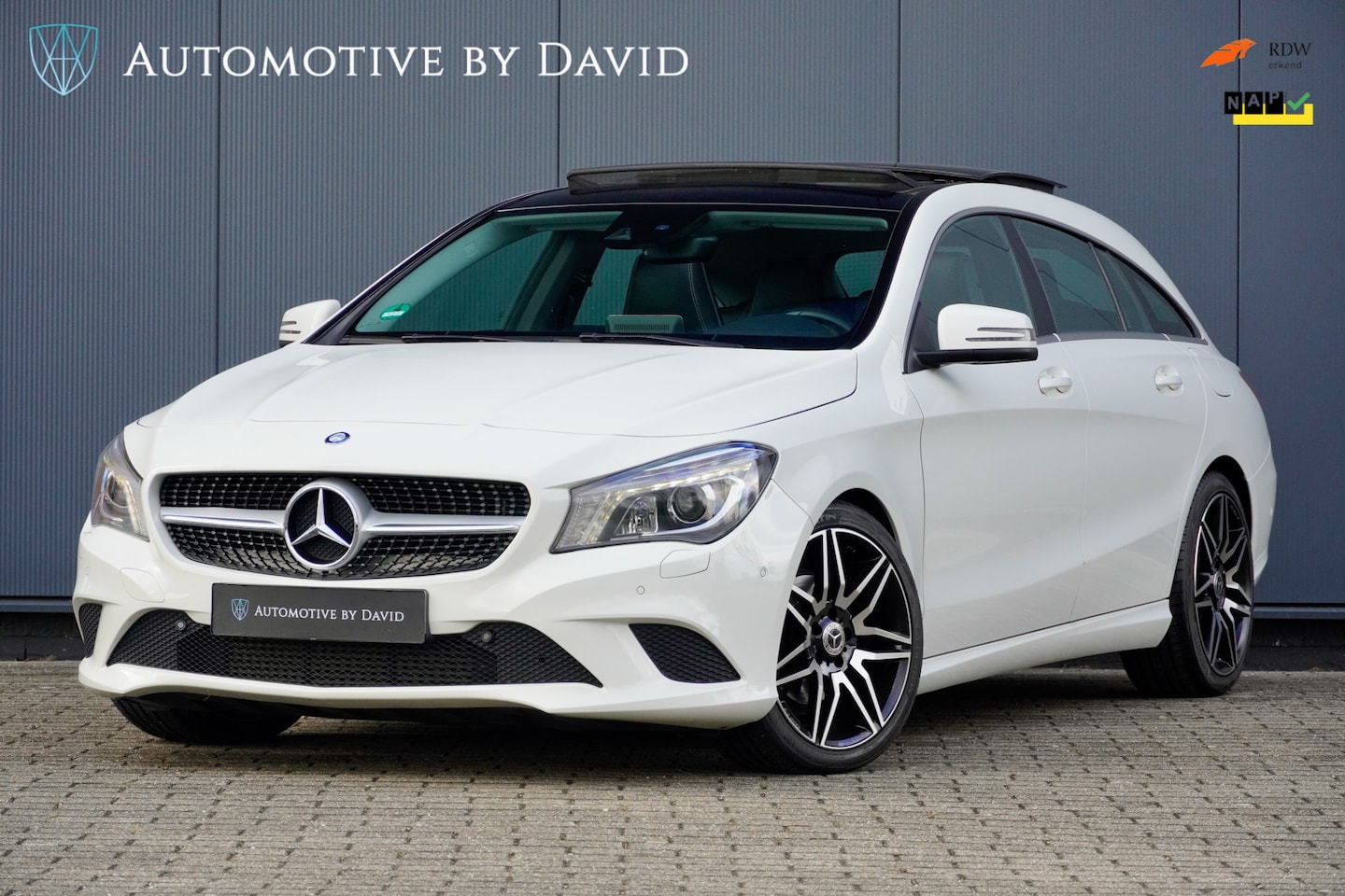 Mercedes-Benz CLA-klasse Shooting Brake - 180 123 pk URBAN LINE AUTOMAAT / PANORAMADAK / SPORTSTOELEN / 18 INCH LMV / NAVIGATIE / CR - AutoWereld.nl