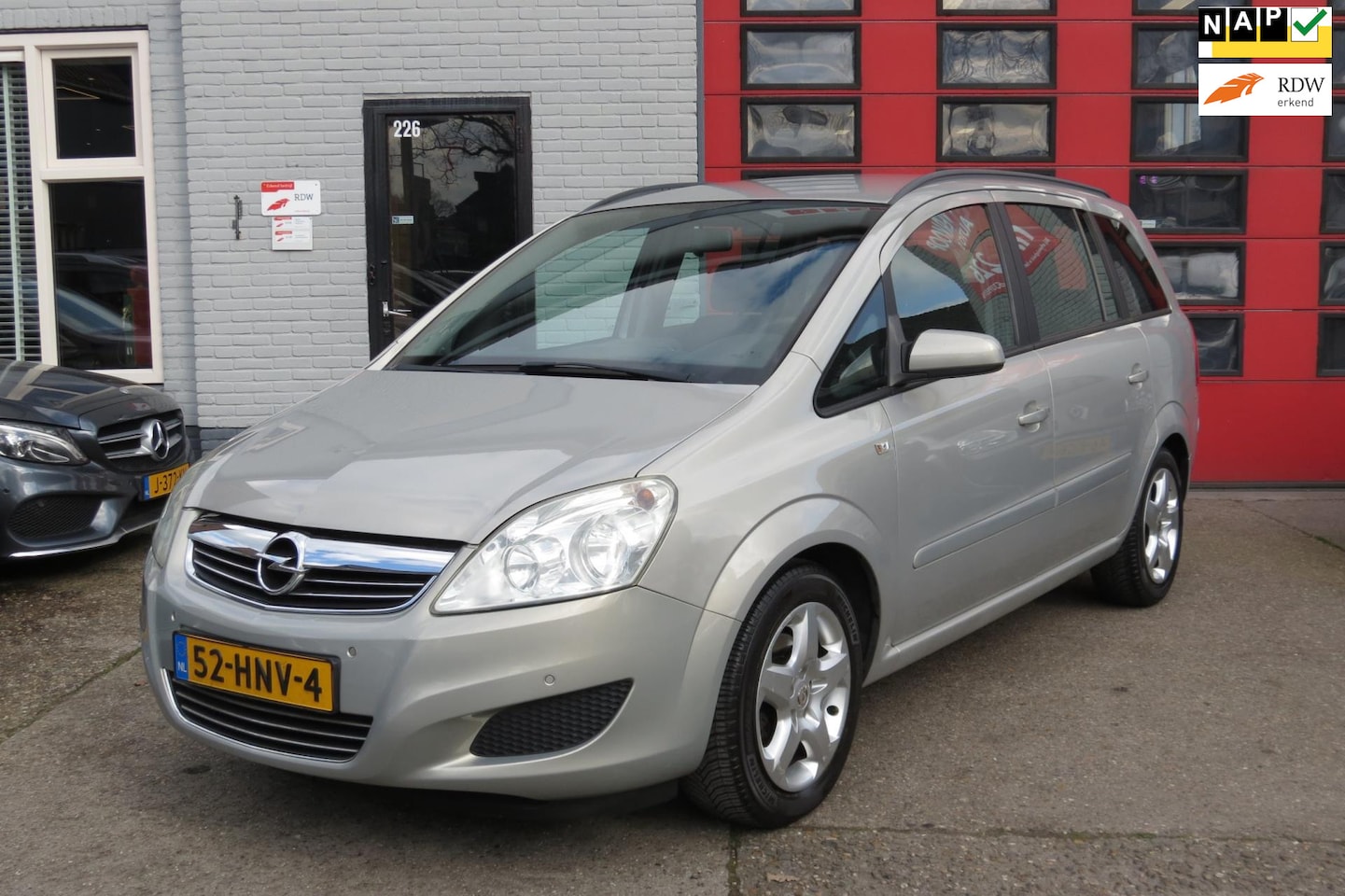 Opel Zafira - 1.8 Business AUTOMAAT , 7 PERS ,NAVI - AutoWereld.nl